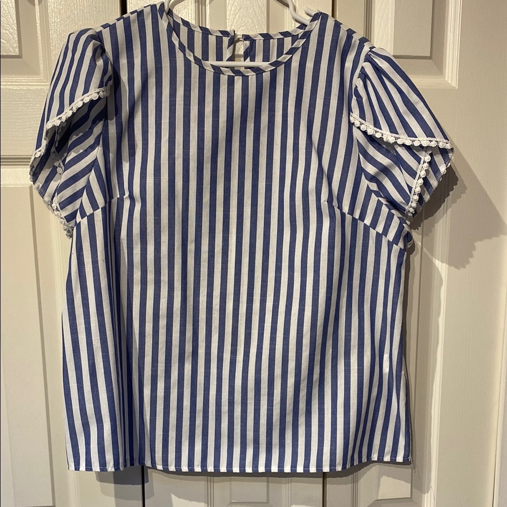 Blue and white striped short sleeve top